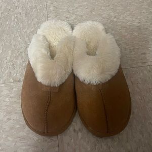 Secret treasure furry slip on's